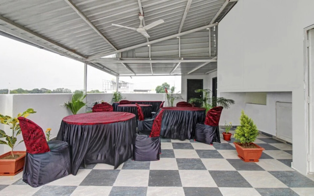 Treebo Hotel Rk Inn, Railway Station