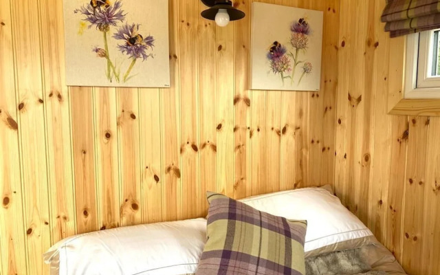 Remarkable Shepherds Hut in a Beautiful Location