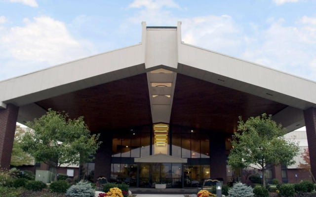 Garden Inn And Suites