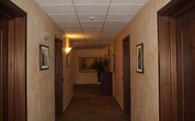 Tolfa Hotel