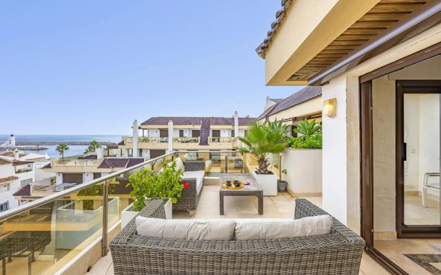 2218-Duplex first line beach with sea view