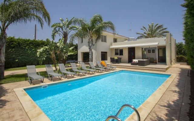 Soothing Sunset Villa, 200m to the Beach