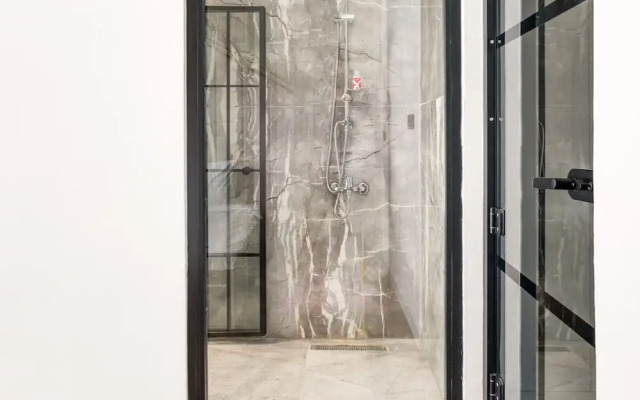 Spacious Modern Flat With Balcony 5 min to Taksim