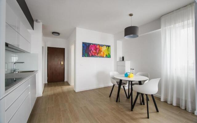 Lounge 8 Studios