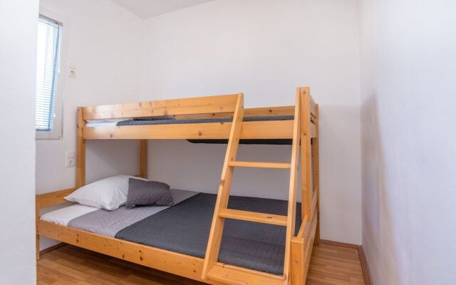 Apartment Radovic Nives