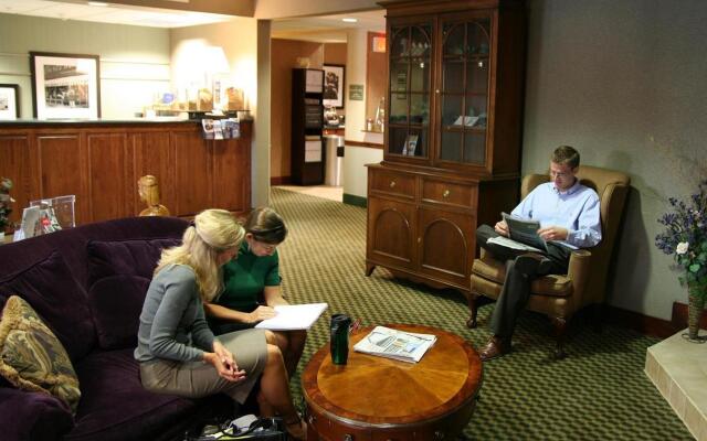 Quality Inn & Suites Quincy - Downtown