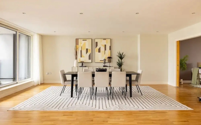 The Riverside Residence - 3bdr Flat With Balcony