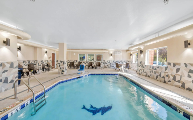 Comfort Suites Lakewood - Denver