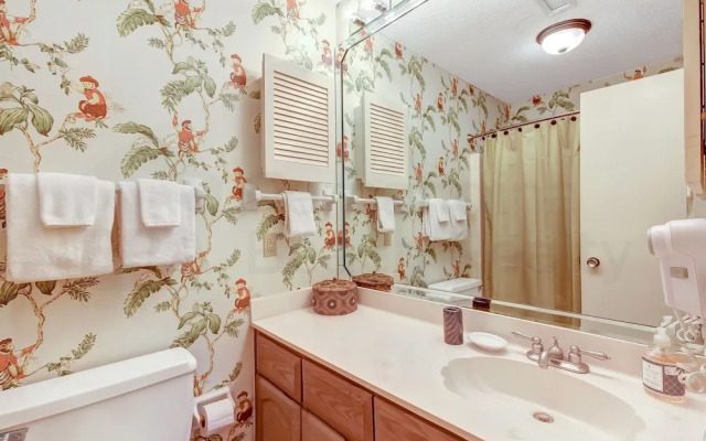 Fairway Oaks Villa Condo includes 2 Bicycles for Rides on Wonderful Bike Trail by RedAwning