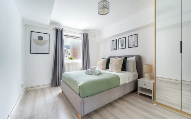 Stylish 1-Bedroom with Balcony near Soho