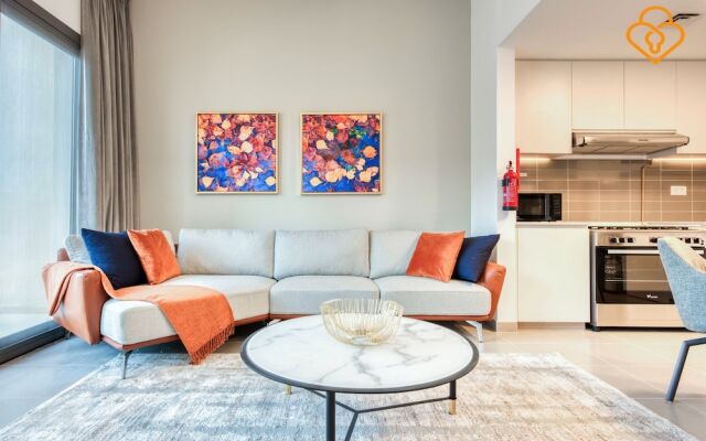 2 B/R Apt 425 Hayat Boulevard Townsquare