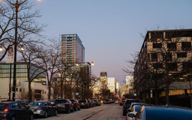 Sonder by Marriott Bonvoy Market Hall Apartments West Loop