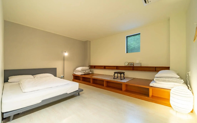 Mireuk Mireuk Hostel