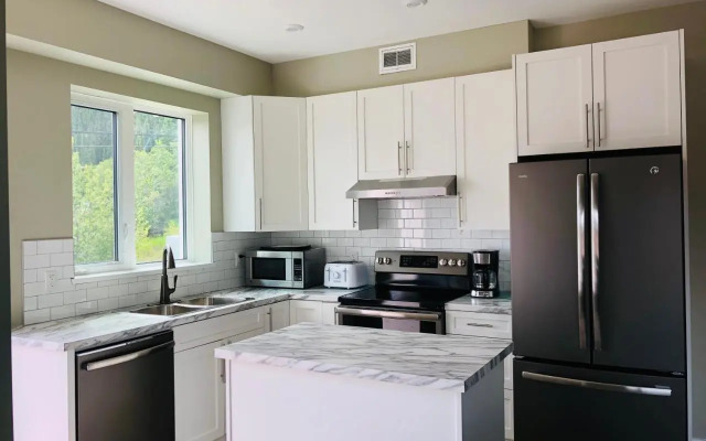 Downtown Whitehorse 4 bedrooms deluxe condo