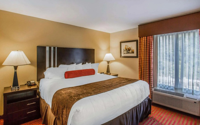 Quality Suites Nashville Airport