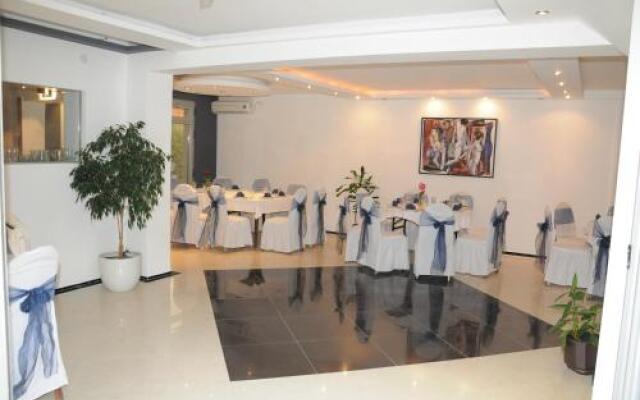 Lira Inn