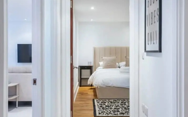 The Urban Minimalist- Notting Hill 2 Bed