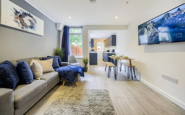 Ribble'S Elegant 6-Bedroom House W/ Garden