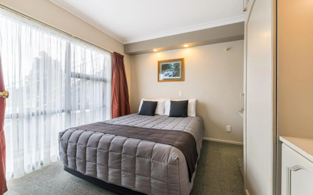 Lakeside Motel & Apartments – Guest Rooms – Te Anau