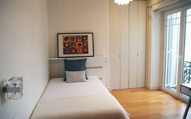 SEAFRONT LUXURY STUDIO by www.SanSebastianApartments.es