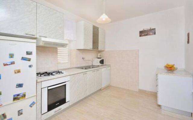 2-Bedroom Apartment With Seaview 3558-2