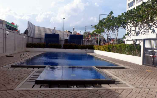 Strategic Simply Studio Tifolia Apartment near Kelapa Gading By Travelio