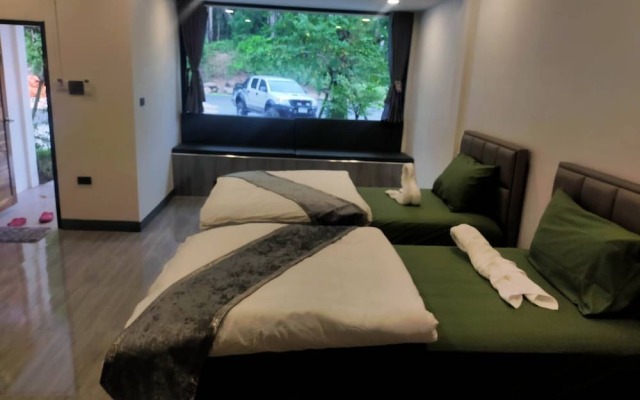 Kingkong Khao Phlai Dam