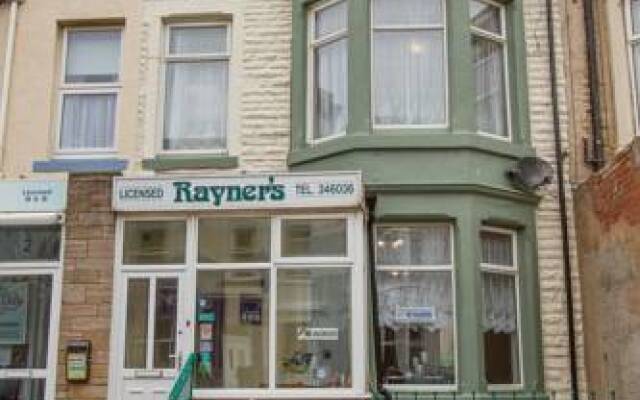 Rayners Hotel