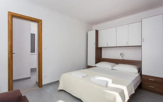 Apartment Maricol - One Bedroom Apartment With Terrace
