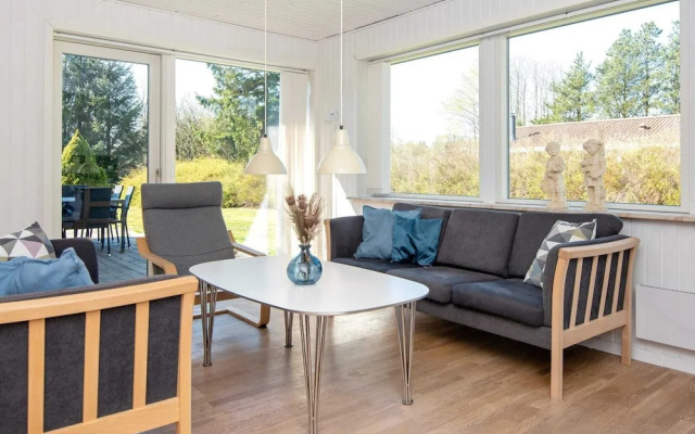 6 Person Holiday Home in Toftlund