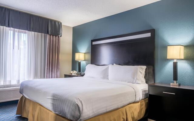 Holiday Inn Express & Suites Roanoke Rapids SE by IHG