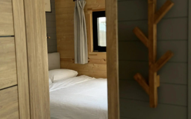 YANTAR glamping