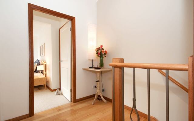 Florida, Helios, 3/5 Lillian Street