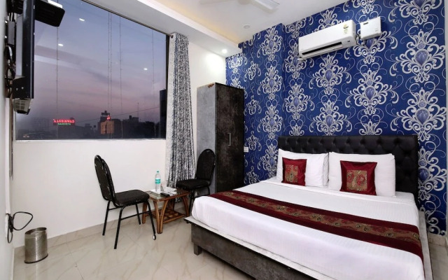 Hotel Crossroads by OYO Rooms
