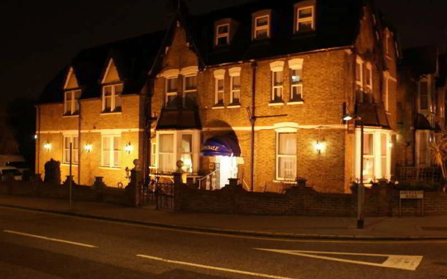 Kirkdale Hotel