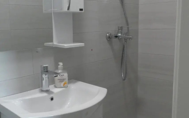Apartments and rooms with parking space Tucepi, Makarska - 6901