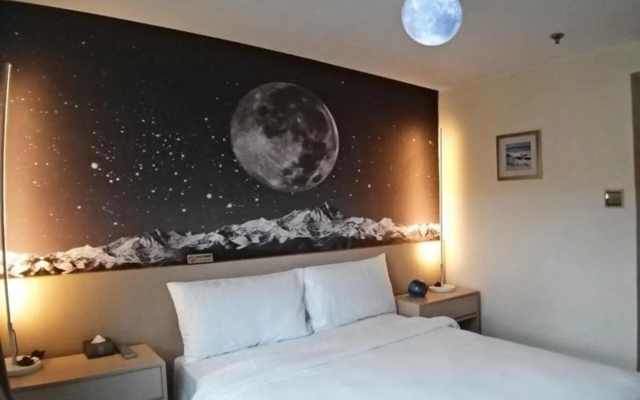 Hennessy Hotel