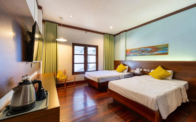 The President Hotel at Chokchai 4