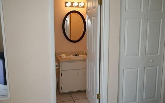 Traders Inn Beach Club