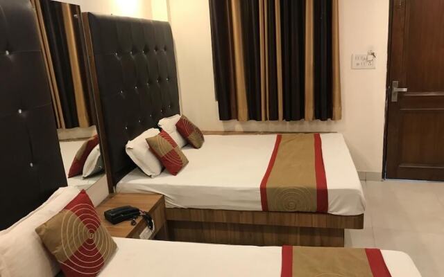 Hotel Crystal Deluxe at New Delhi Railway Station