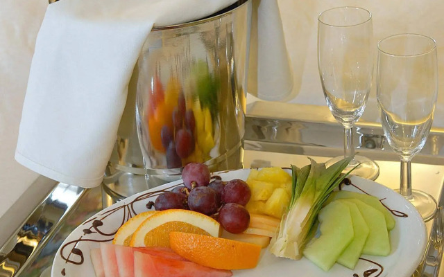 Best Western Ville-Marie Montreal Hotel & Suites