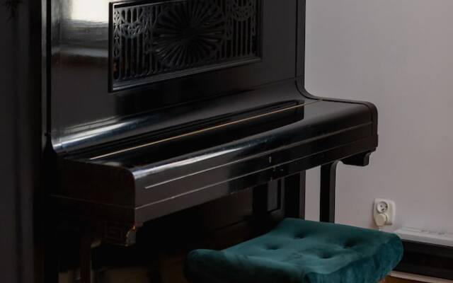 Retro Apartment Cracow Center by Renters