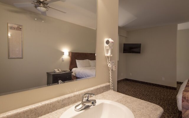 Dunvegan Inn and Suites