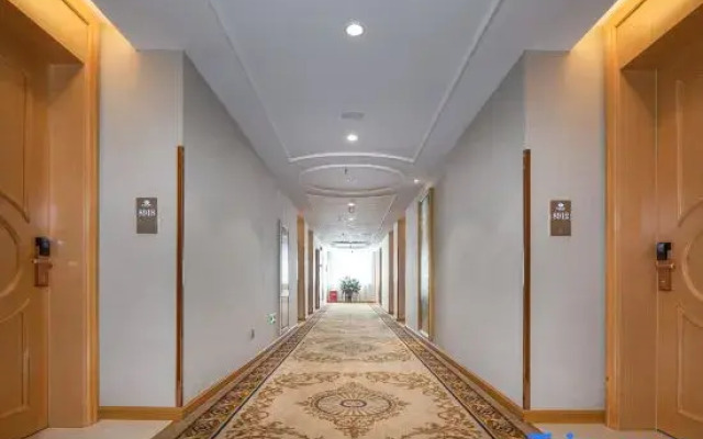 Vienna Hotel (Dingxi High Speed Railway Wanda Plaza)