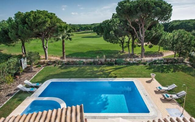 Villa Palm Golfe, fantastic house on Vila Sol course, kids pool, aircon