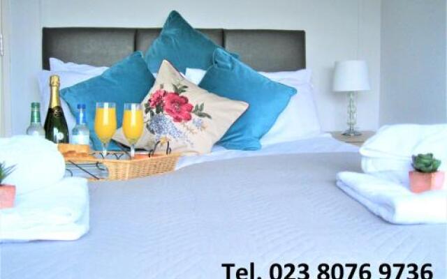 Airport/University Luxury Apartment 1