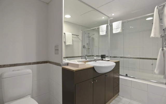 KOZYGURU Sydney CBD Amazing View 2 Bed Family Apartment NHA653-702