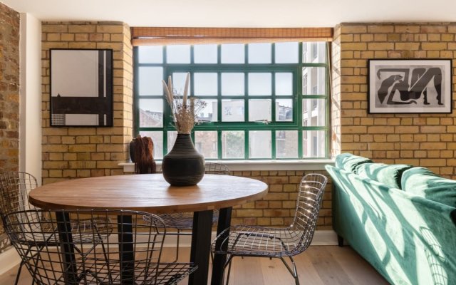 The Wapping Wharf - Modern & Bright 2bdr Flat on the Thames With Parking