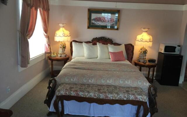 Shorelight Inn
