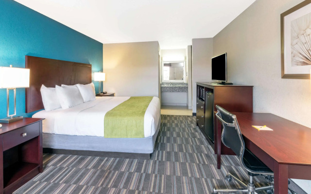 Days Inn Fairmont